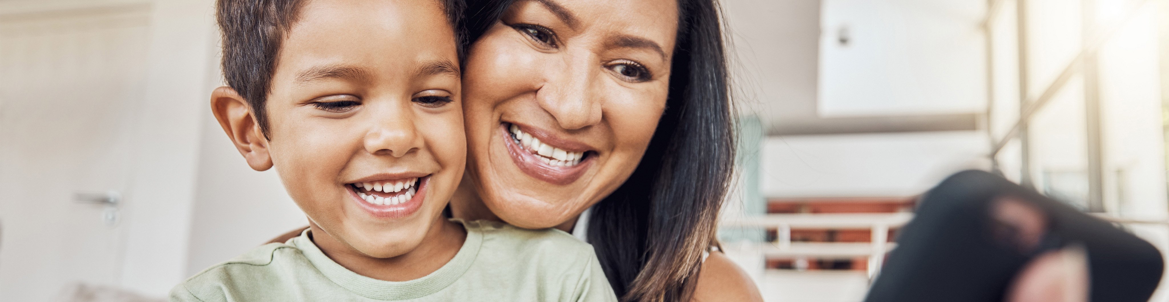Sharenting: Lo que todo padre debe saber antes de publicar fotos de sus hijos en línea